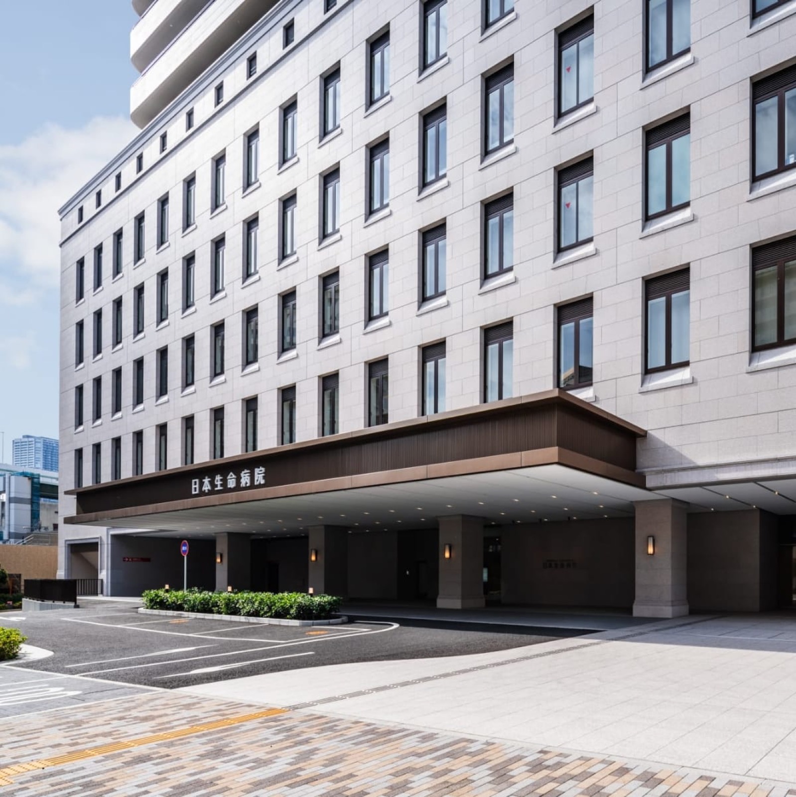 日本生命病院 正面玄関